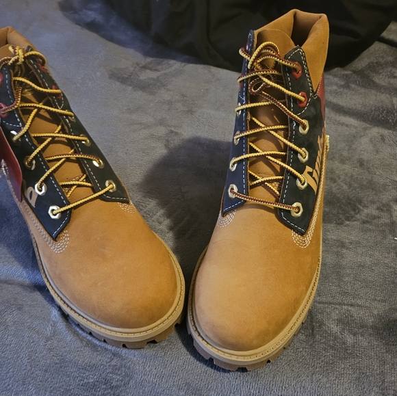 Women's Timberland Boots "SOLD" - Picture 4 of 5